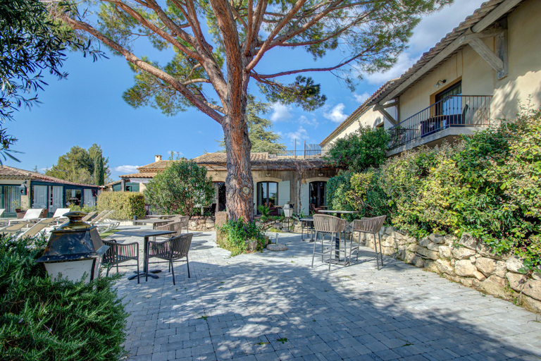 Exterior & Views 3, Hotel Bastide de Lourmarin, Vaucluse