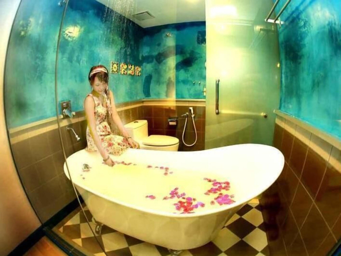 Bedroom 5, 1Fish Guardway, Kuala Lumpur