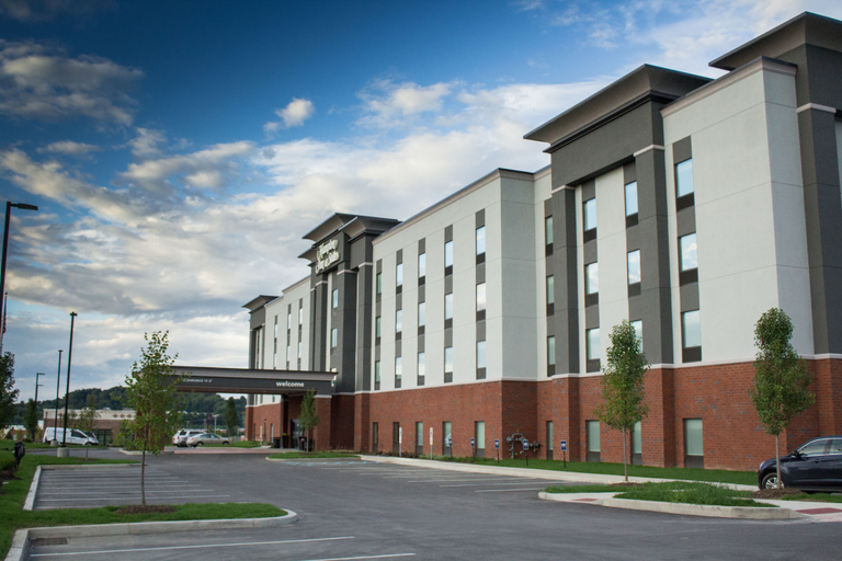 Exterior & Views