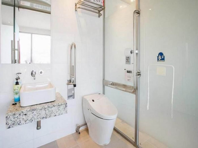Bathroom 3, Lavilla Hotel, Eun-pyeong