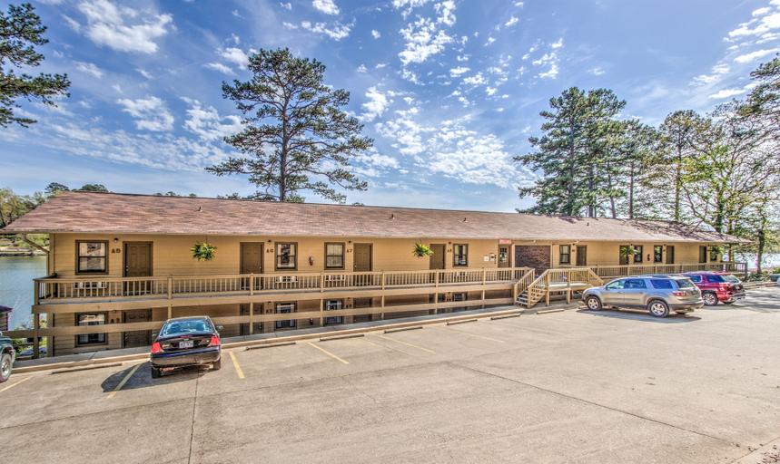 Exterior & Views 2, Long Island Lake Resort, Garland