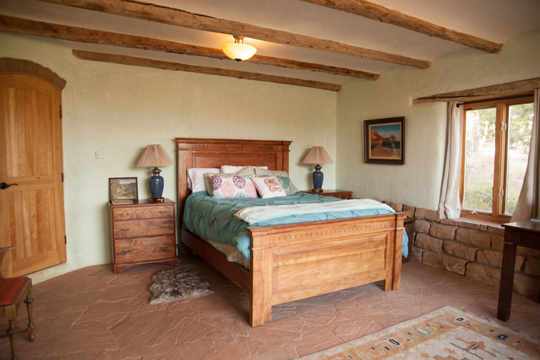 Bedroom 1, Maison de Terre, Delta