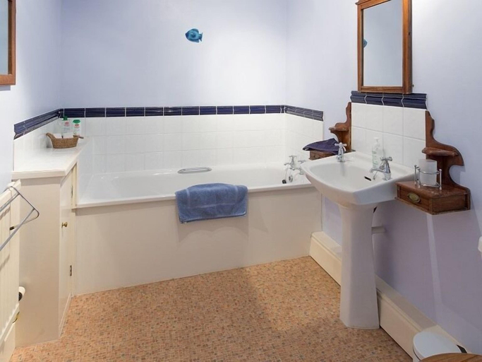 Bathroom 3, Marshwood Farm B&B, Wiltshire