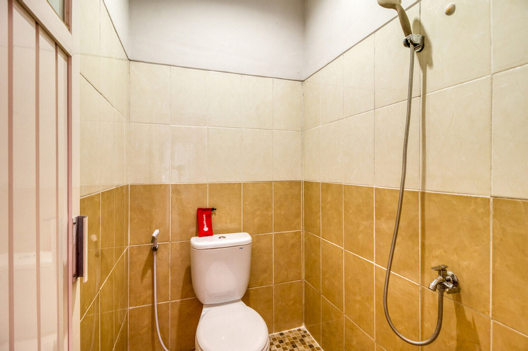 Bedroom 4, RedDoorz near Condongcatur Bus Station, Sleman