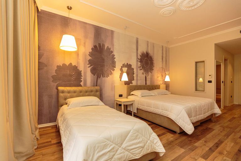 Bedroom 4, Regina City Hotel, Vlorës