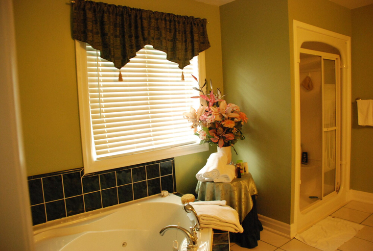 Bathroom 3, Malak Bnb, Niagara