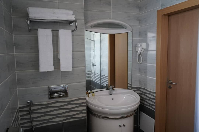 Bathroom 3, Hôtel Plaza Arzew, Arzew
