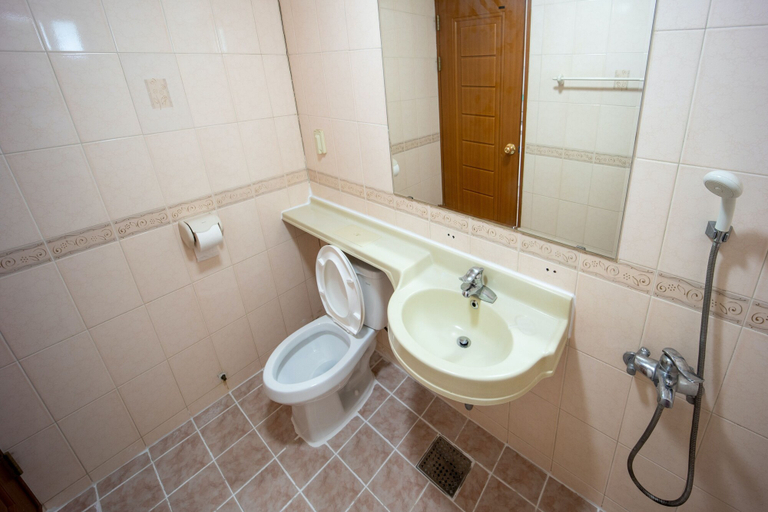 Bathroom 3, Jeju Badagurigi, Jeju