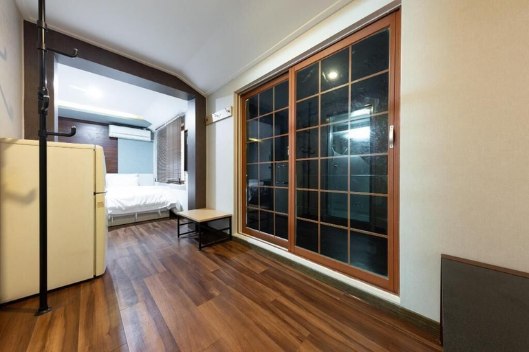 Others 5, NJ Hotel, Pyeongtaek