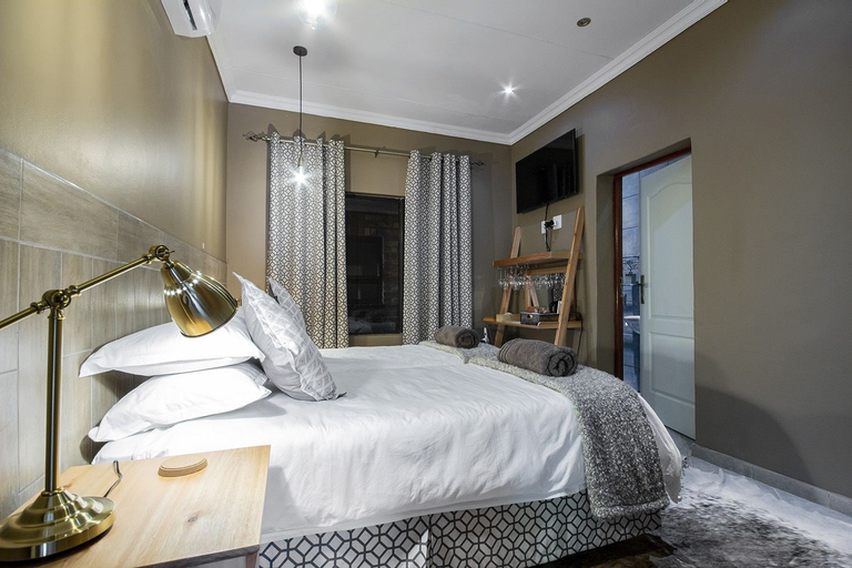 Bedroom 23