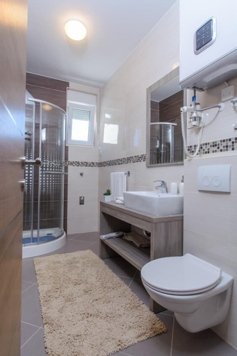 Bathroom 4, Apartments Villa Aurora 3, Okrug