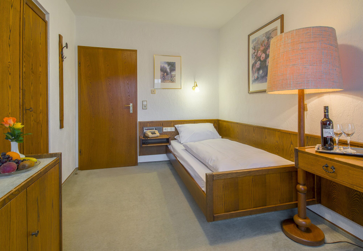 Bedroom 2, Hotel Schlößmann, Odenwaldkreis