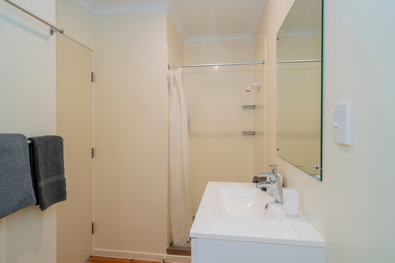 Bathroom 3, Anglers Lodge, Thames-Coromandel