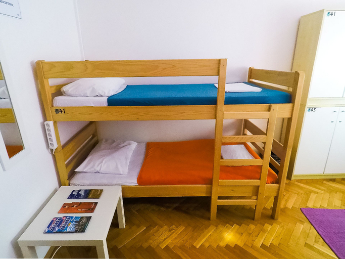 Bedroom 3, Whole Wide World Hostel & Bar, Zagreb