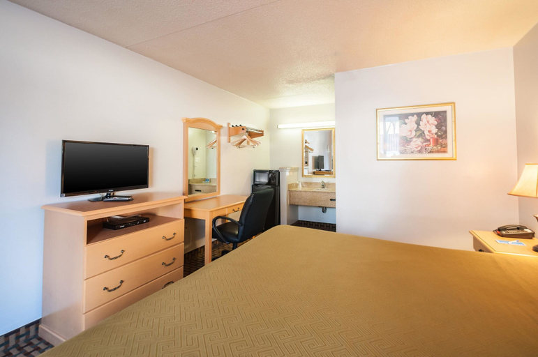 Bedroom 3, Econo Lodge Elkridge near Arundel Mills, Howard
