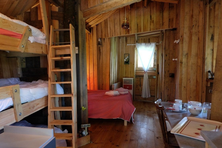 Bedroom 3, Cabane dans les Arbres - Tree House, Mayenne