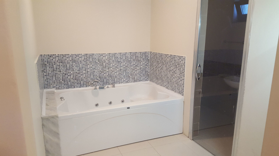 Bathroom 5, Crystal Continental, Kartepe