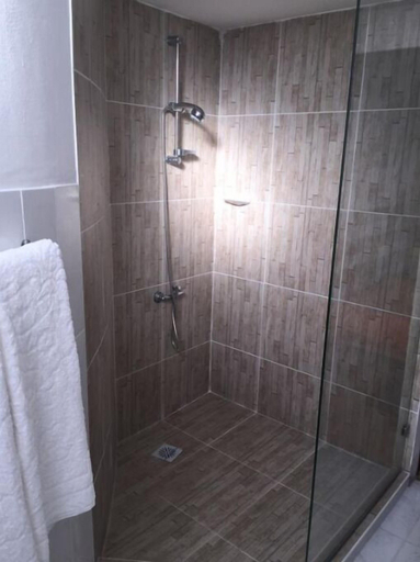 Bathroom 4, Bed and breakfast Residencial Maravilha