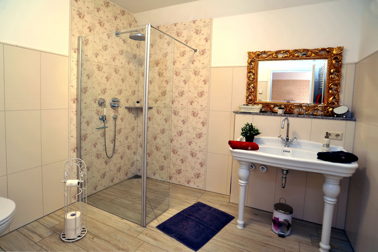 Bathroom 3, Villa Rosamunde, Spree-Neiße