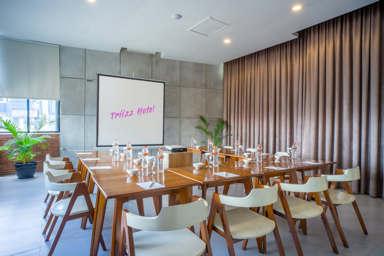 Business Facilities 5, Triizz Hotel Semarang, Semarang