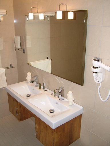 Bathroom 4, Afrika Hotel, Frýdek-Místek