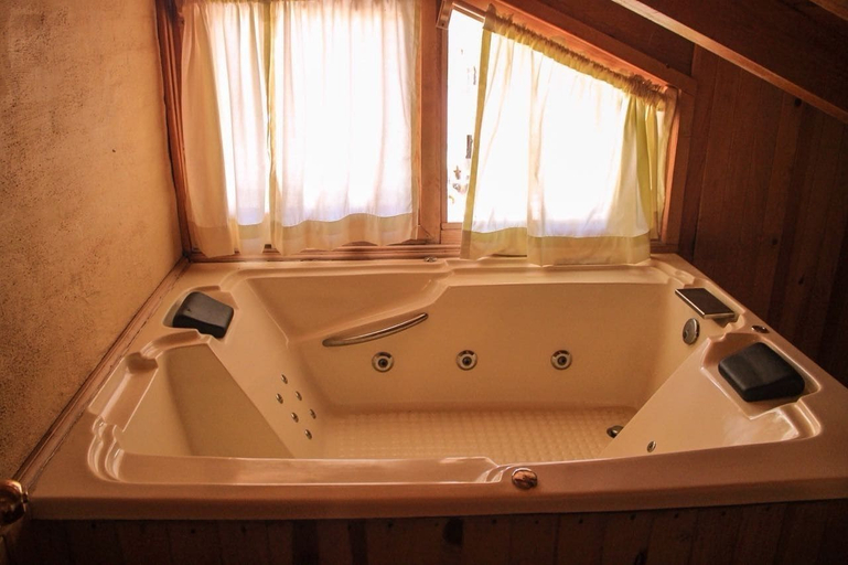 Bathroom, Cabanas Los Abuelos, Mazamitla