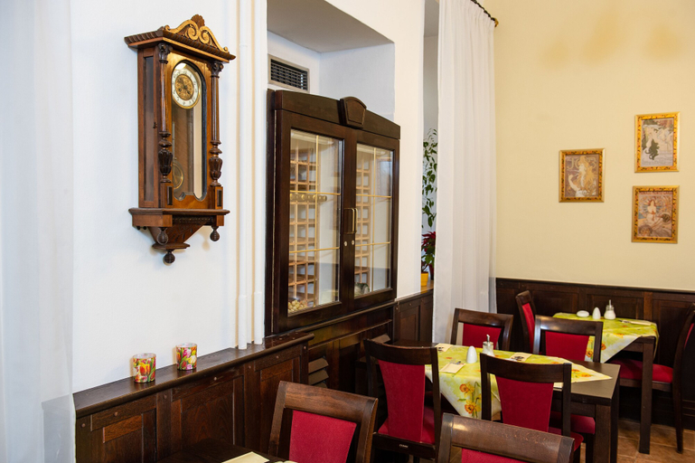 Food & Drinks 5, Hotel Petr, Praha 6