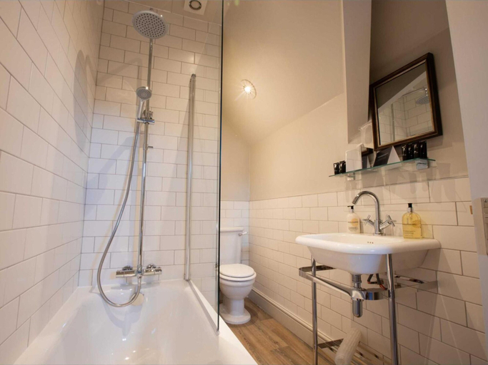 Bathroom 3, The Cross Keys, Cheshire East