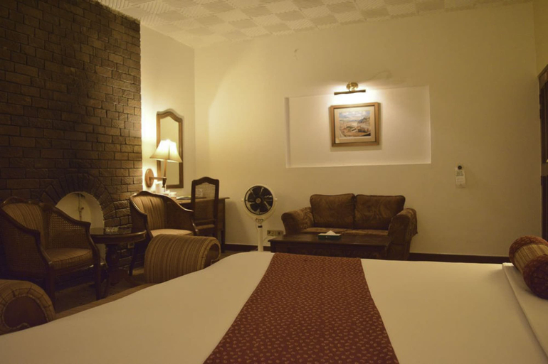 Bedroom 2, Chateau Royal, Islamabad