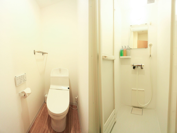 Bathroom 5, coins hostel tenjin, Fukuoka