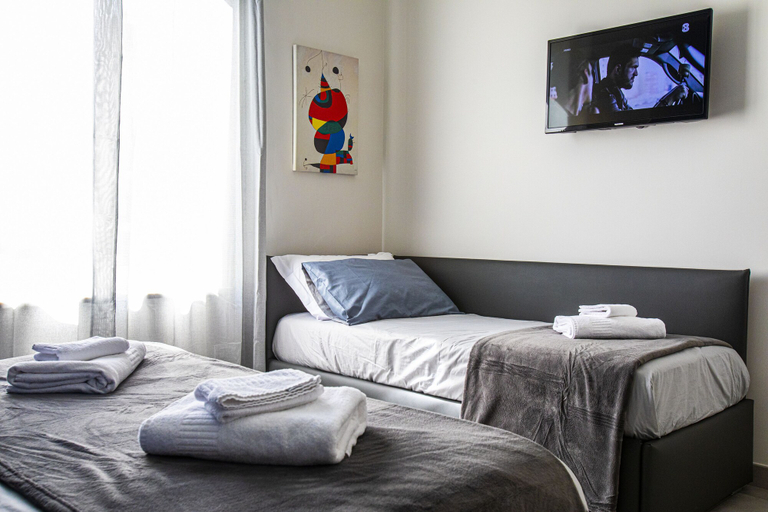 Bedroom 4, Garibaldi 136, Napoli