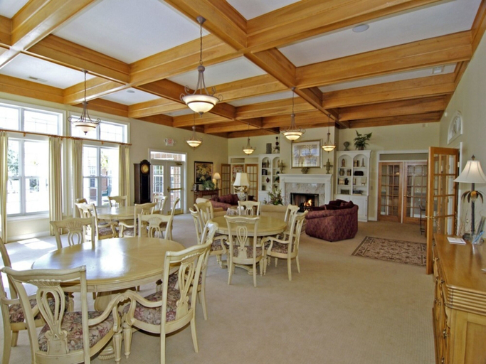 Food & Drinks, BridgeStreet at Pines at Tuttle Crossing, Franklin