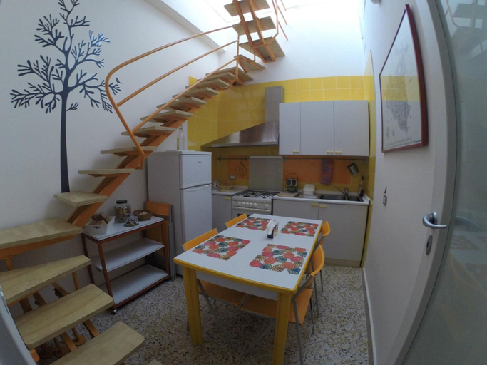 Others 5, Artemisia, Ragusa