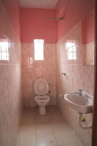 Bathroom 3, The Don Hotel, Bondo