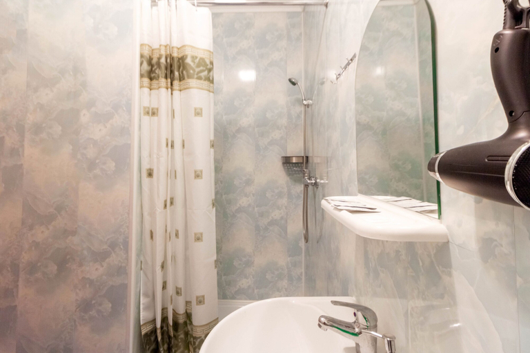 Bathroom 3, Amay Hotel on Pervomayskoy, Eastern