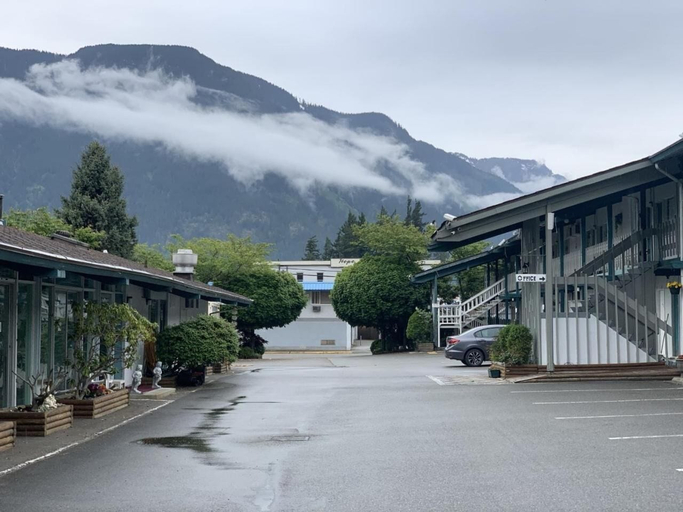Exterior & Views 2, Slumber Lodge Motel, Fraser Valley