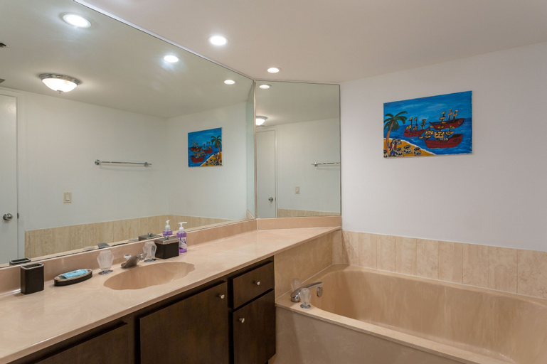 Bedroom 4, 3 Bedroom Condo With Stunning Balcony View, Miami-Dade