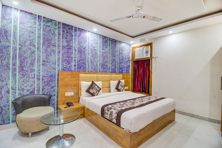 Bedroom 1, FabHotel Gross inn Suites, Delhi