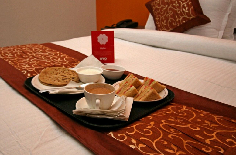 Food & Drinks, Hotel Petals Elite 2, Gautam Buddha Nagar