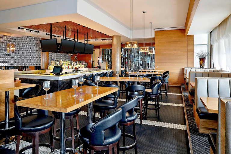 Food & Drinks 5, Four Points by Sheraton Calgary Airport, Division No. 6