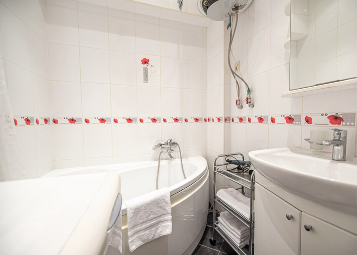 Bathroom, WINWINSTAY Old Town City Apartment, Riga