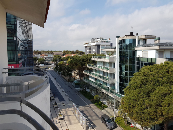 Others 3, Hotel Ceccarini 9, Rimini