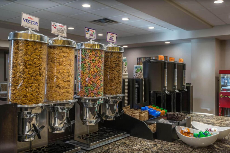 Food & Drinks 5, Timber Ridge Inn and Suites, Division No. 18