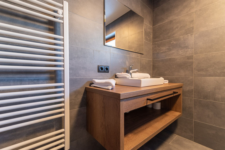 Bathroom 3, A CASA Aquamarin, Imst