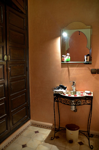 Bathroom 4, Riad Haj Thami, Marrakech