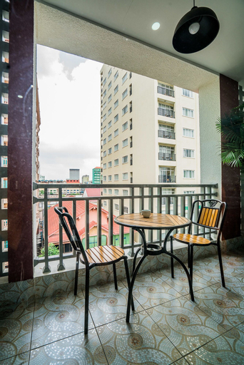 Exterior & Views 7