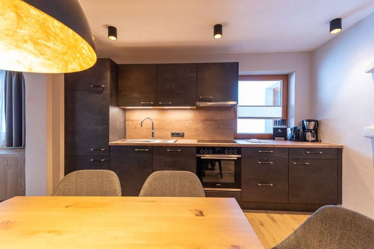 Others 5, A CASA Aquamarin, Imst