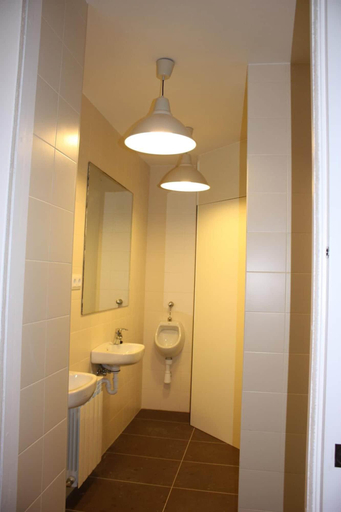 Bathroom 5, Aloha Hostel, Navarra
