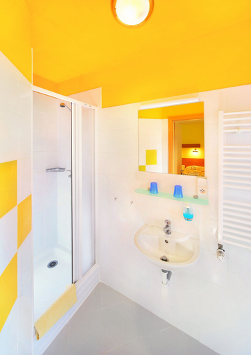 Bathroom 3, Pension Alba, Trutnov