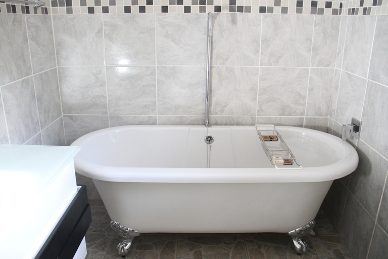 Bathroom 5, Tinyiko Kruger Lodge, Ehlanzeni